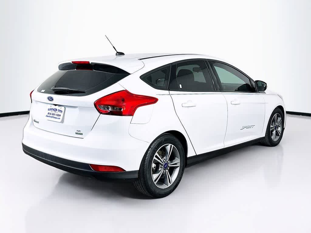 Thumbnail: 2016 Ford Focus - 24