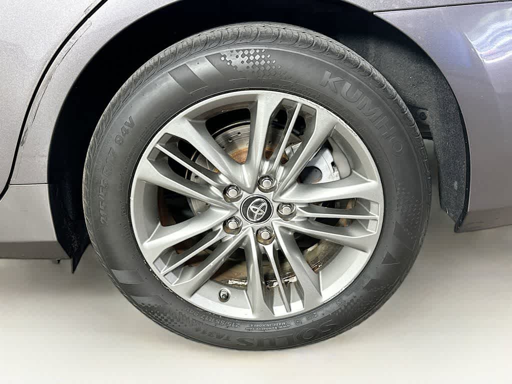 Thumbnail: 2017 Toyota Camry - 8