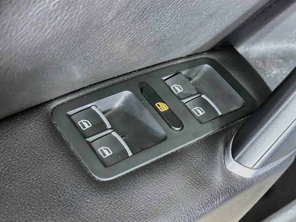 Thumbnail: 2016 Volkswagen Passat - 28