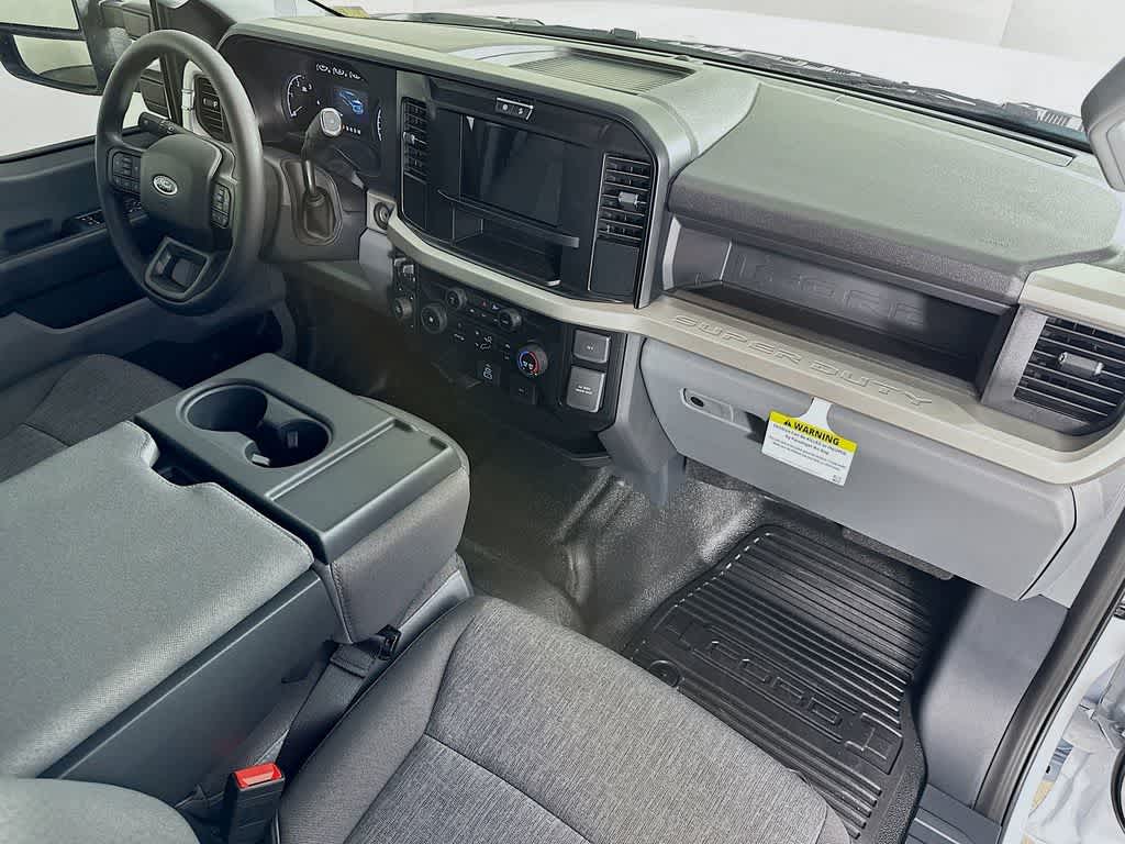 Thumbnail: 2025 Ford F-250 - 31