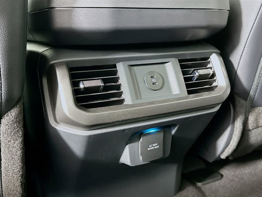 2025 Ford F-150 Lariat 13