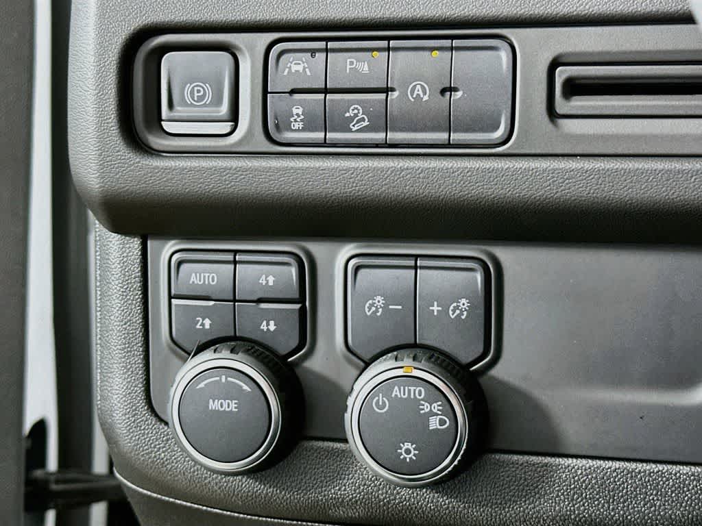 Thumbnail: 2023 Chevrolet Suburban - 26