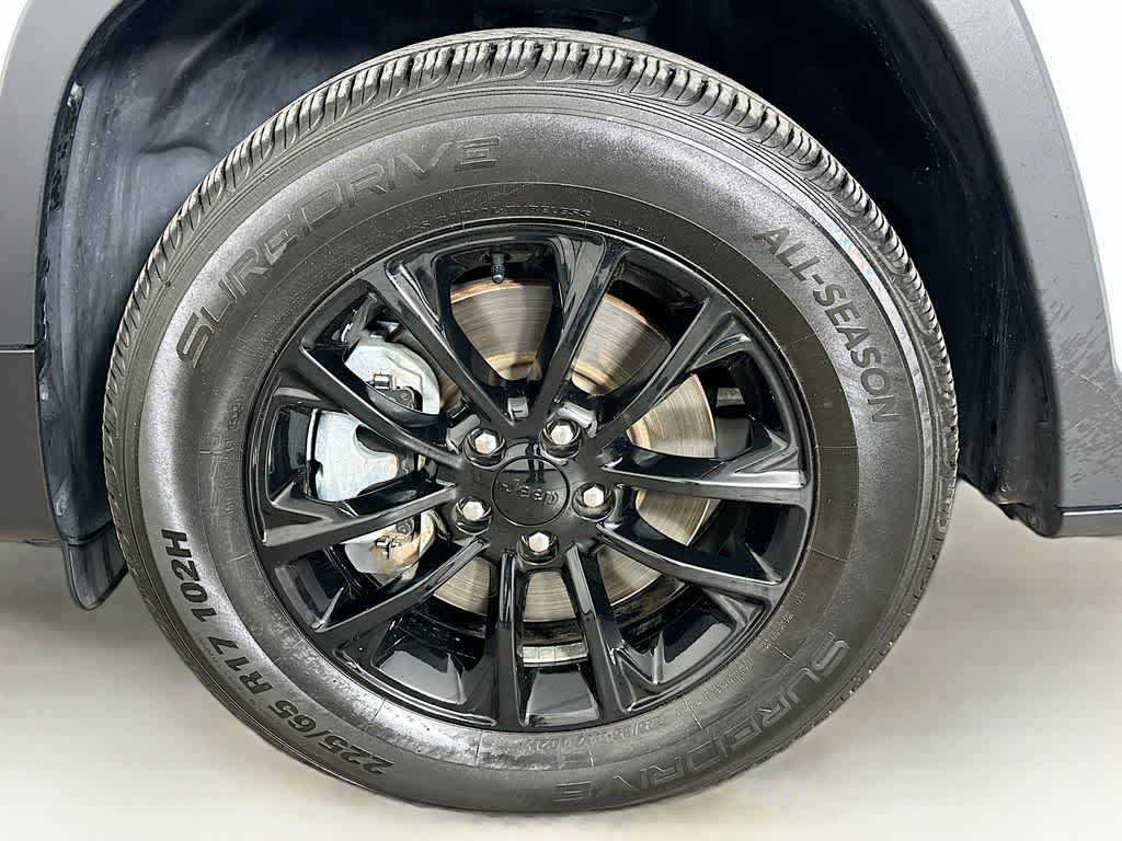 Thumbnail: 2023 Jeep Cherokee - 8