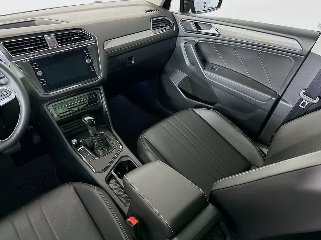 Thumbnail: 2022 Volkswagen Tiguan - 11