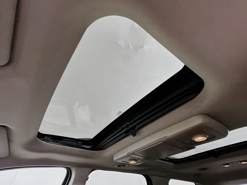 Thumbnail: 2012 GMC Acadia - 32