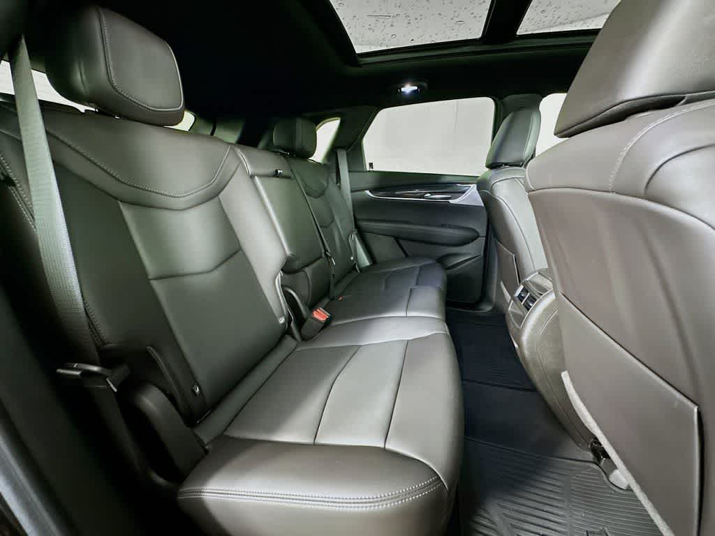 Thumbnail: 2023 Cadillac XT5 - 33