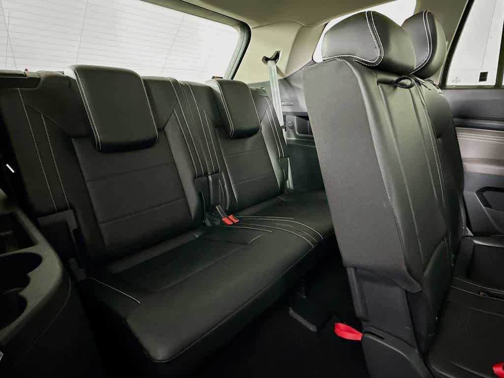 Thumbnail: 2021 Volkswagen Atlas - 32