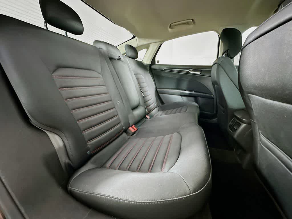 Thumbnail: 2014 Ford Fusion - 31
