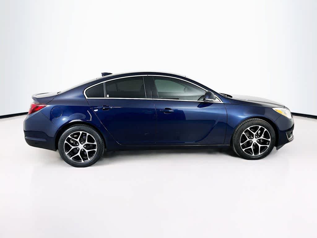 Thumbnail: 2017 Buick Regal - 26