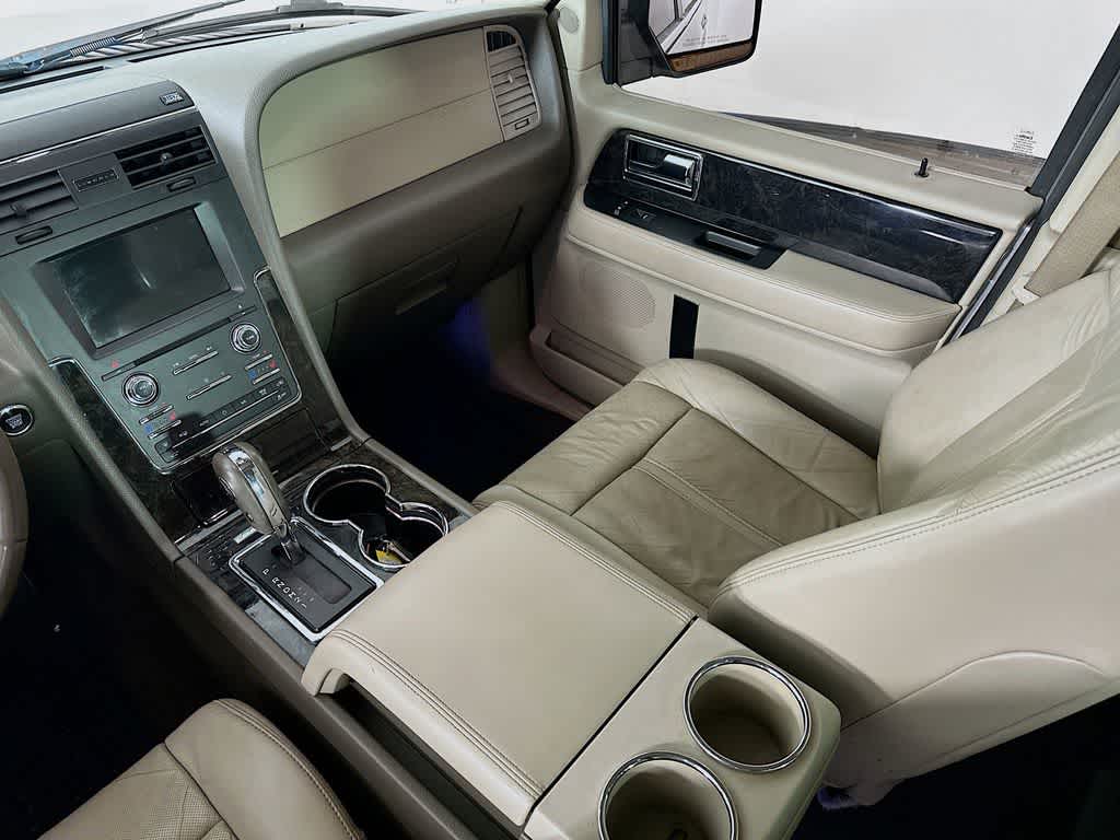 Thumbnail: 2016 Lincoln Navigator - 10