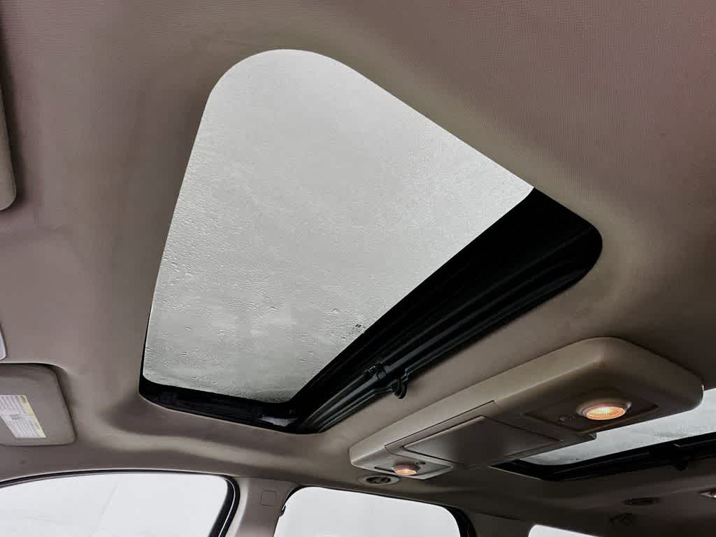 Thumbnail: 2012 GMC Acadia - 32