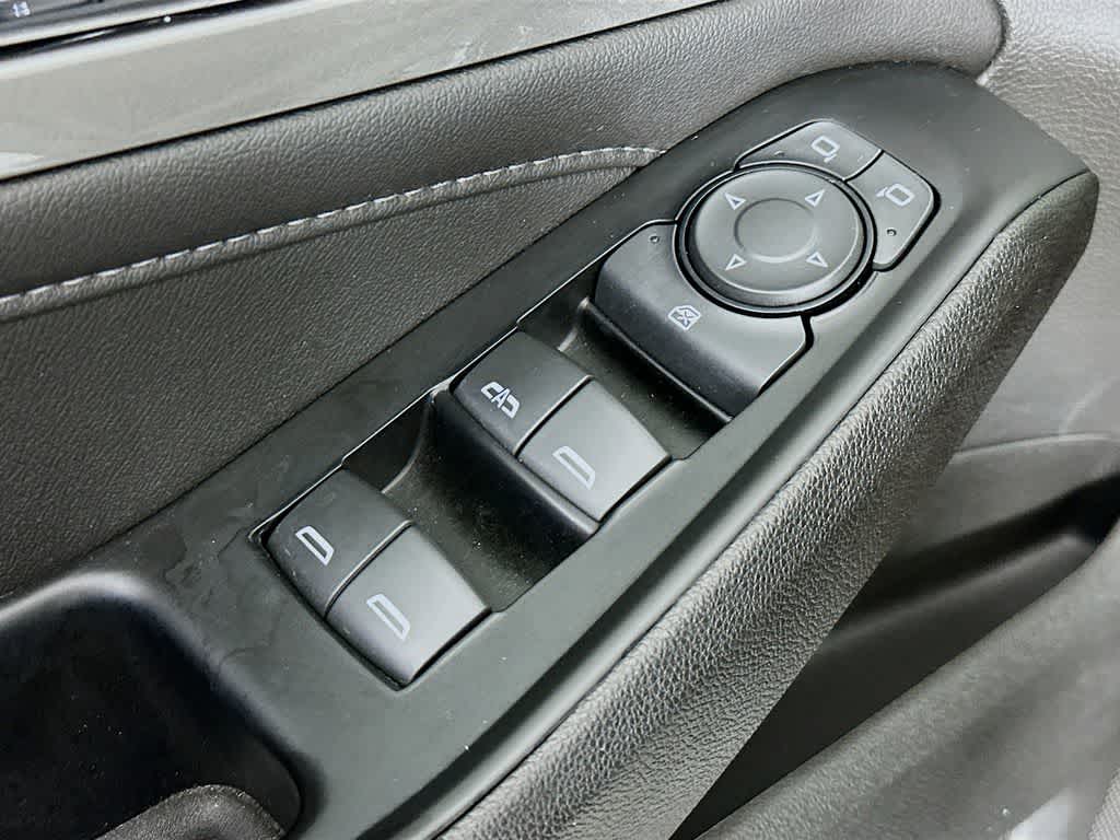 Thumbnail: 2023 Chevrolet Traverse - 29