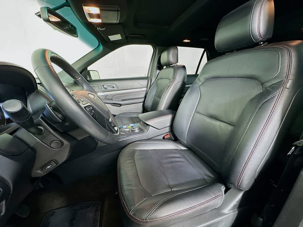 Thumbnail: 2016 Ford Explorer - 12