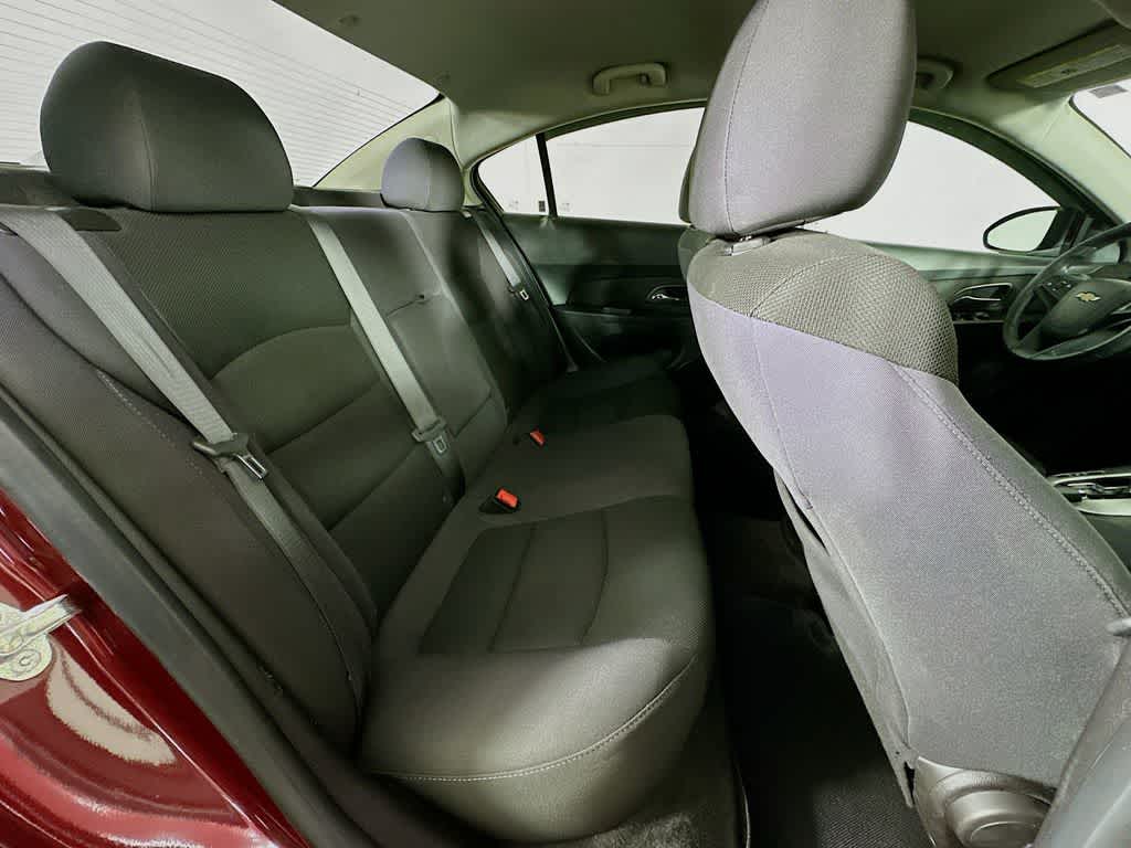 Thumbnail: 2015 Chevrolet Cruze - 30