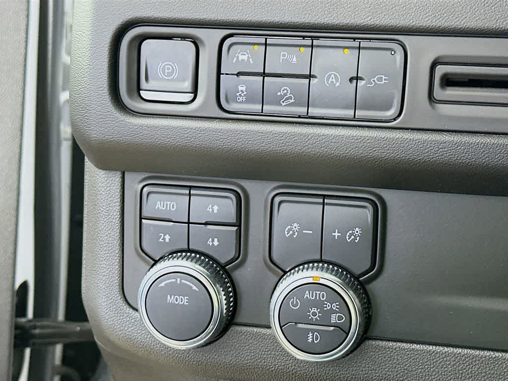 Thumbnail: 2021 GMC Yukon - 27