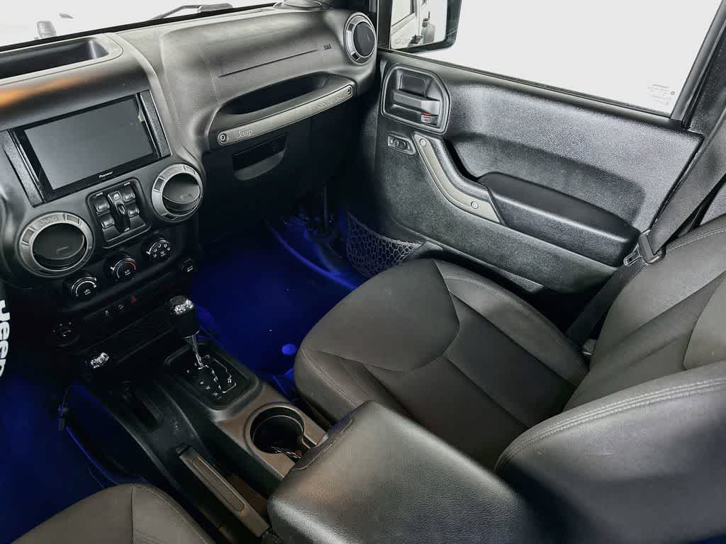 Thumbnail: 2016 Jeep Wrangler - 11