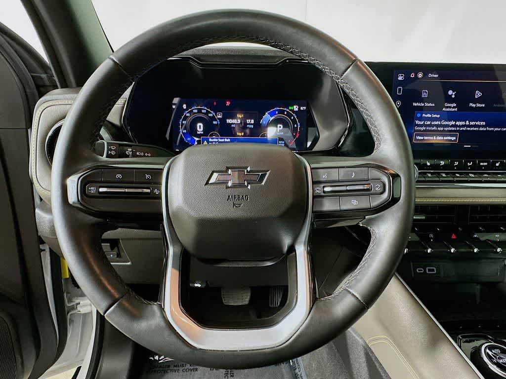 Thumbnail: 2023 Chevrolet Colorado - 16