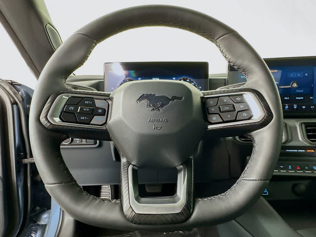 2025 Ford Mustang  15