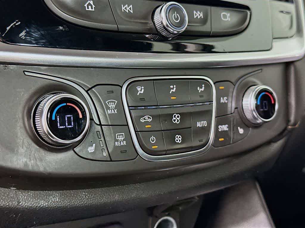 Thumbnail: 2019 Chevrolet Traverse - 18