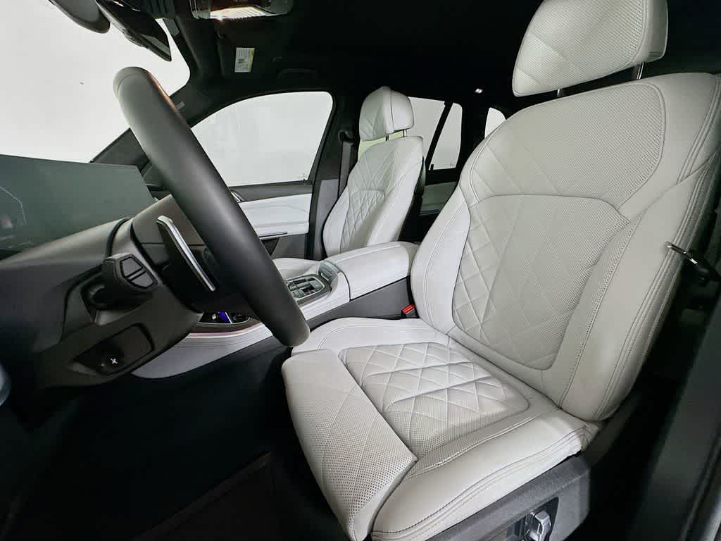 Thumbnail: 2024 BMW X5 - 12