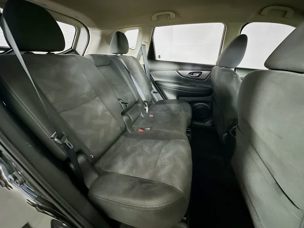 Thumbnail: 2016 Nissan Rogue - 30
