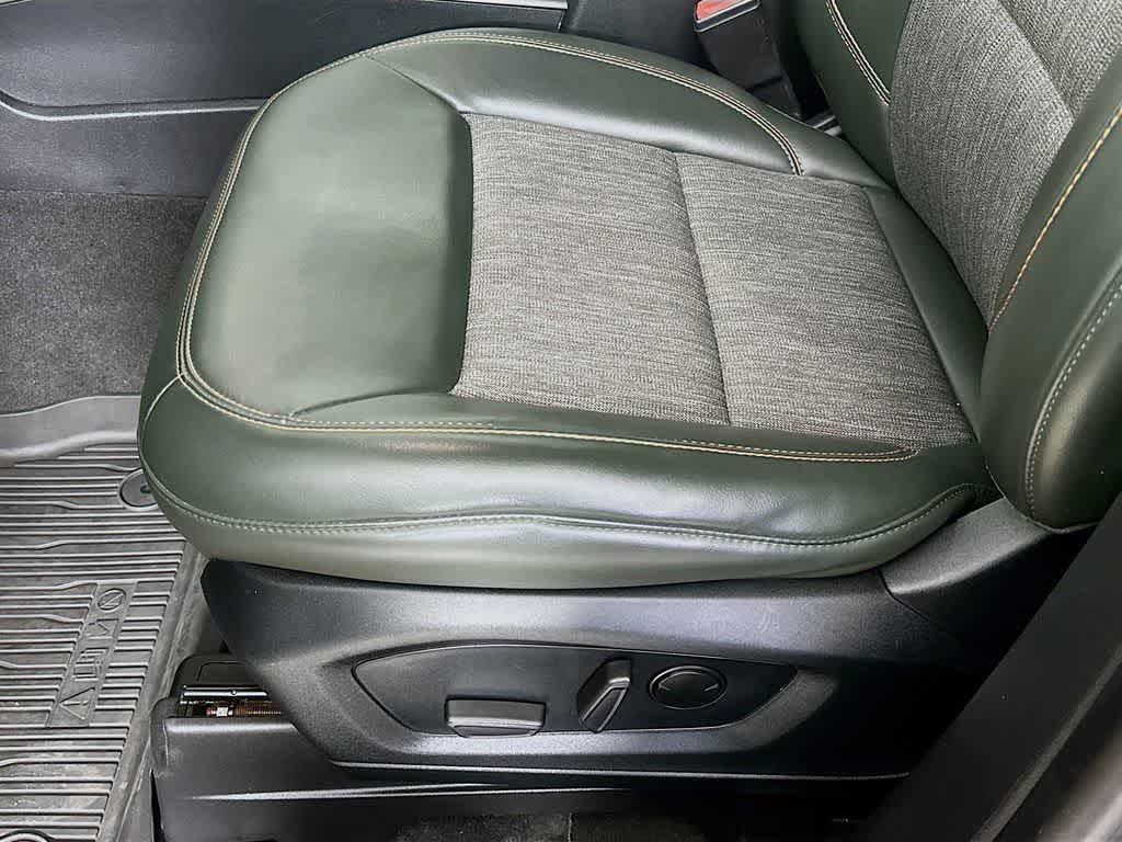 Thumbnail: 2022 Ford Explorer - 31