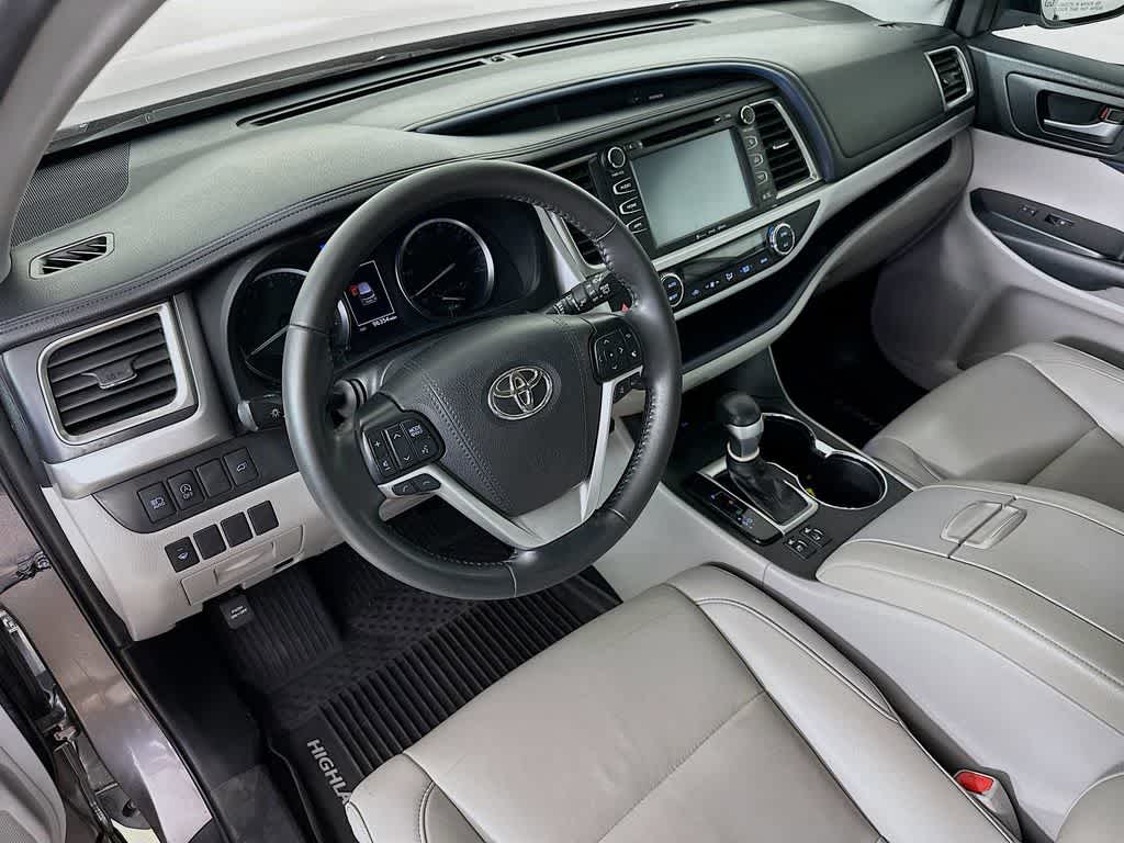 Thumbnail: 2019 Toyota Highlander - 2