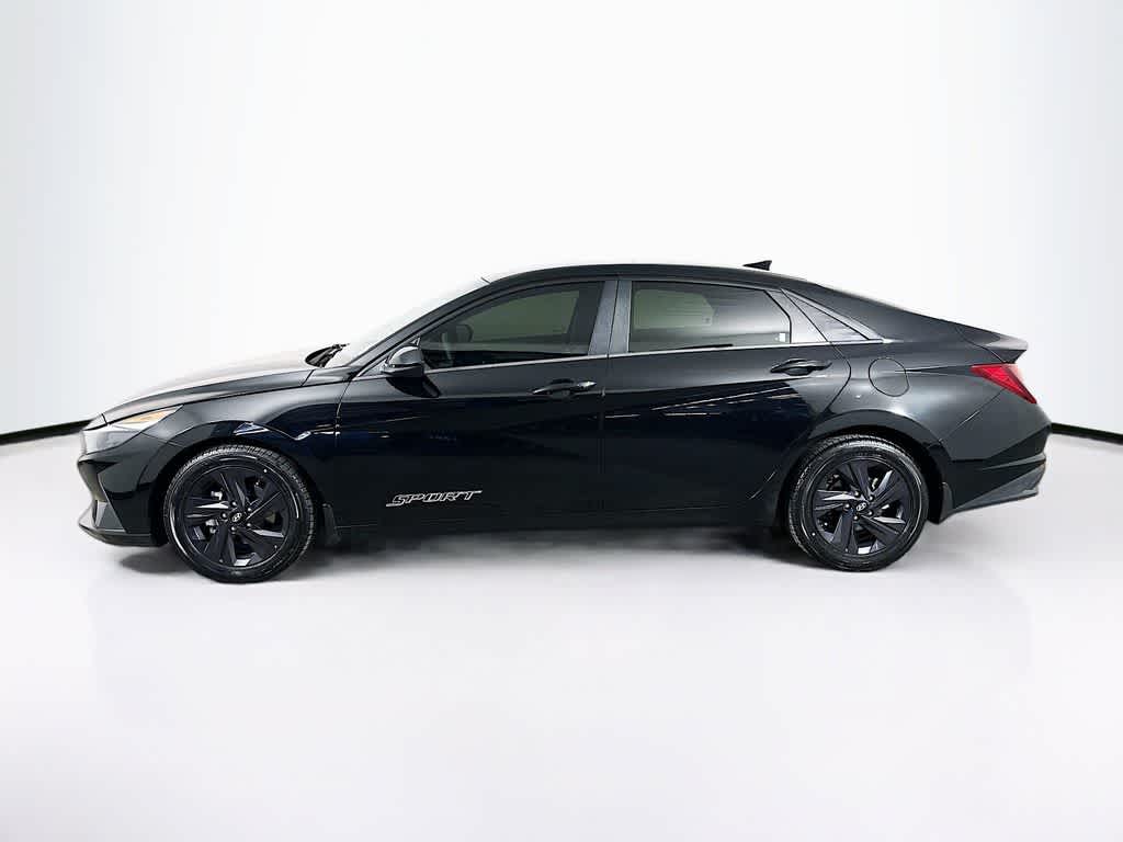 Thumbnail: 2022 Hyundai Elantra - 2