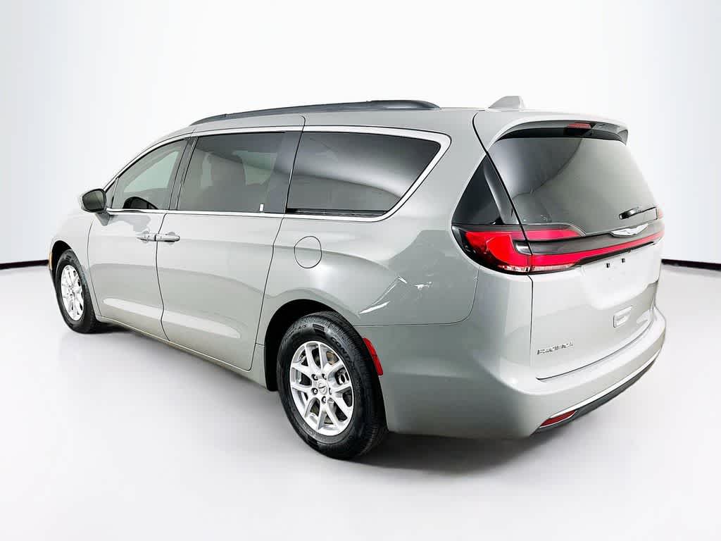 Thumbnail: 2022 Chrysler Pacifica - 4