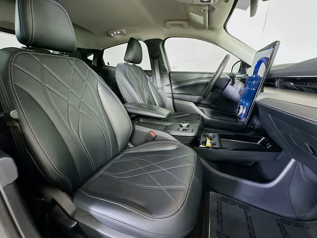 Thumbnail: 2022 Ford Mustang Mach-E - 14