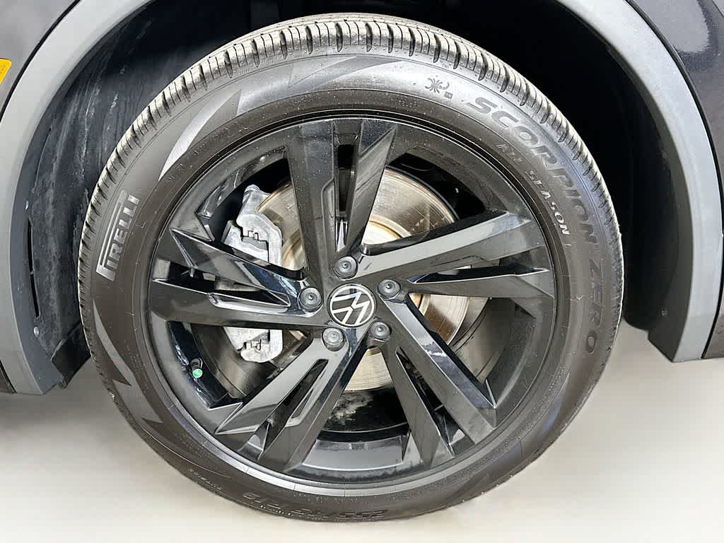 Thumbnail: 2023 Volkswagen Tiguan - 8