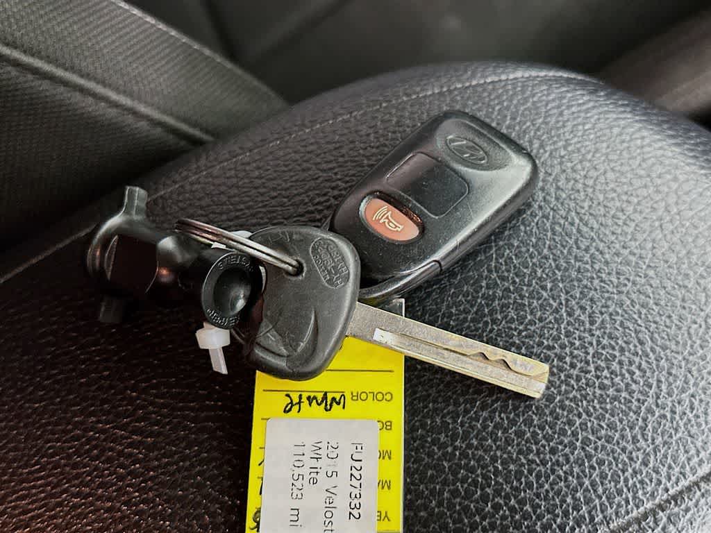 Thumbnail: 2015 Hyundai Veloster - 21