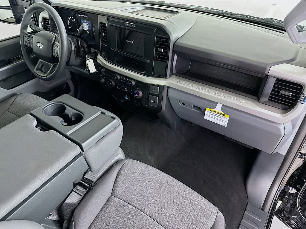 Thumbnail: 2025 Ford F-350 - 31