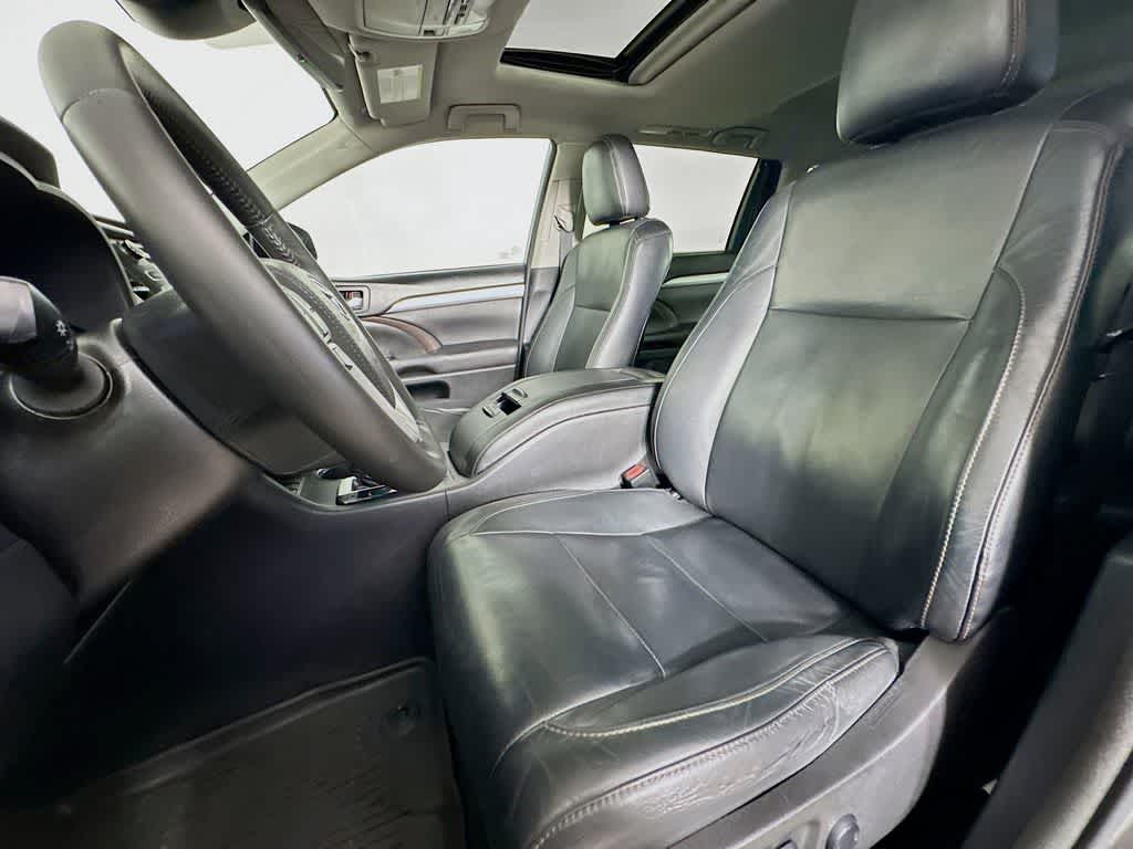 Thumbnail: 2017 Toyota Highlander - 12