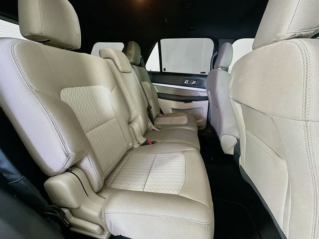 Thumbnail: 2019 Ford Explorer - 31