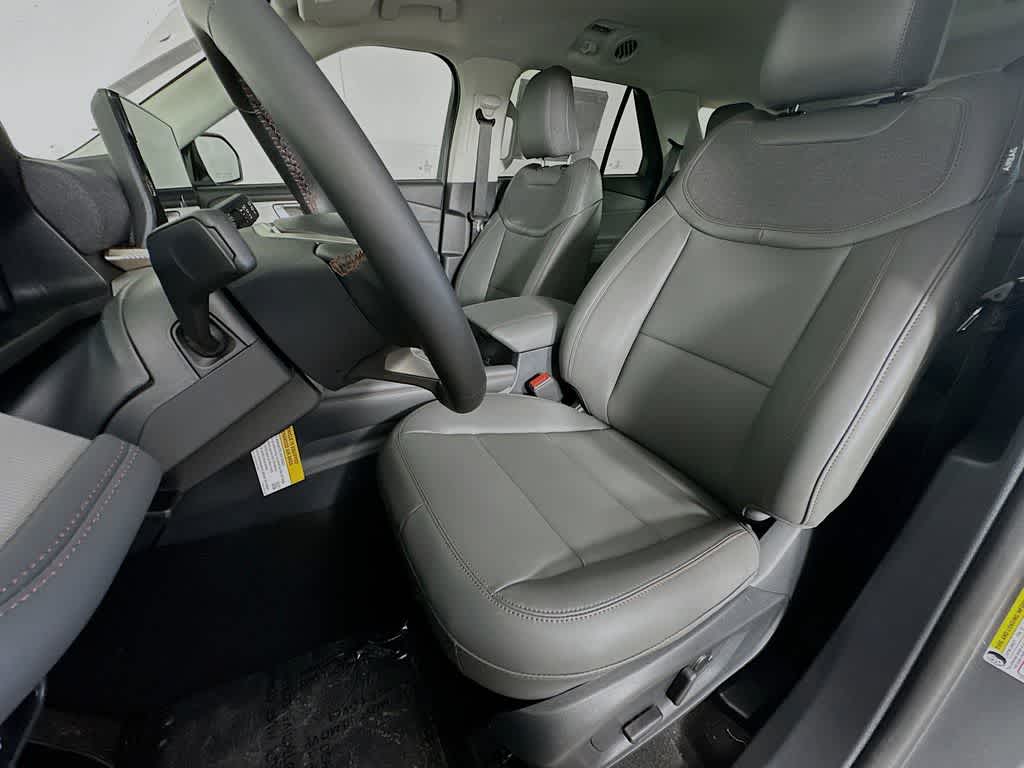 2025 Ford Explorer Active 12