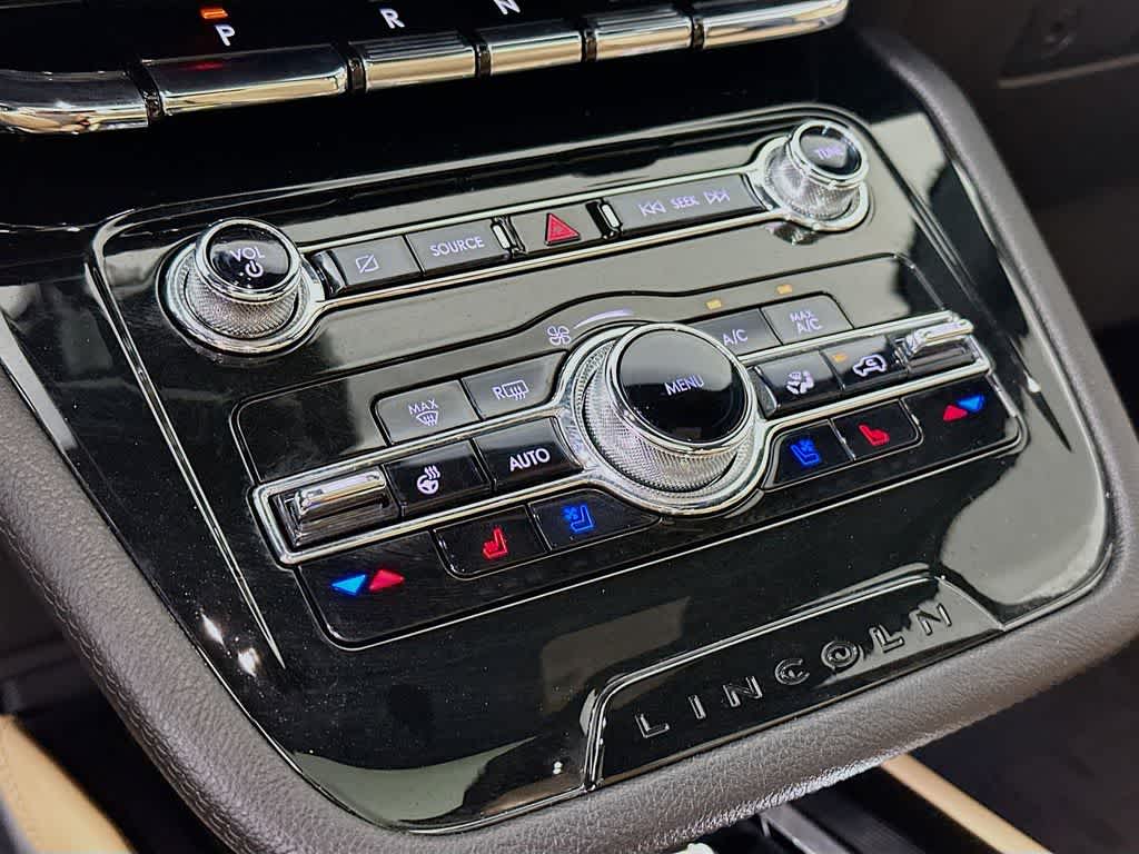 Thumbnail: 2021 Lincoln Corsair - 18