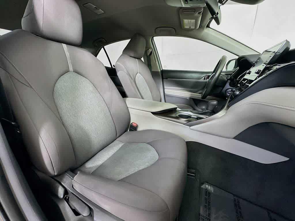 Thumbnail: 2022 Toyota Camry - 14