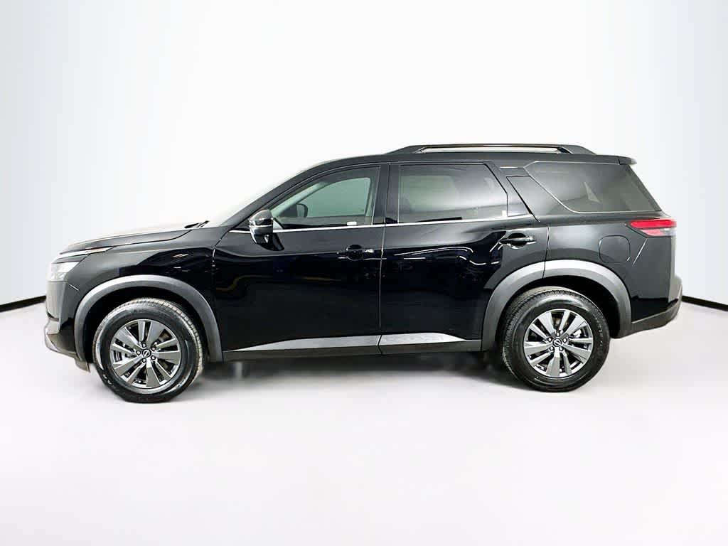 Thumbnail: 2024 Nissan Pathfinder - 3
