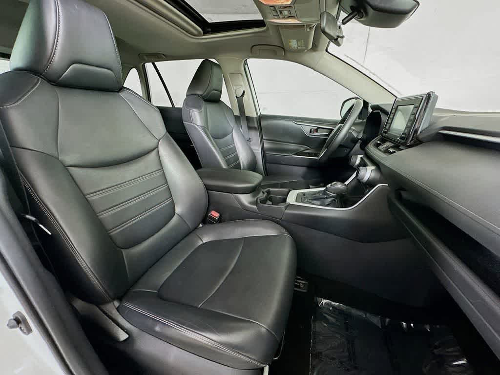 Thumbnail: 2021 Toyota RAV4 - 15