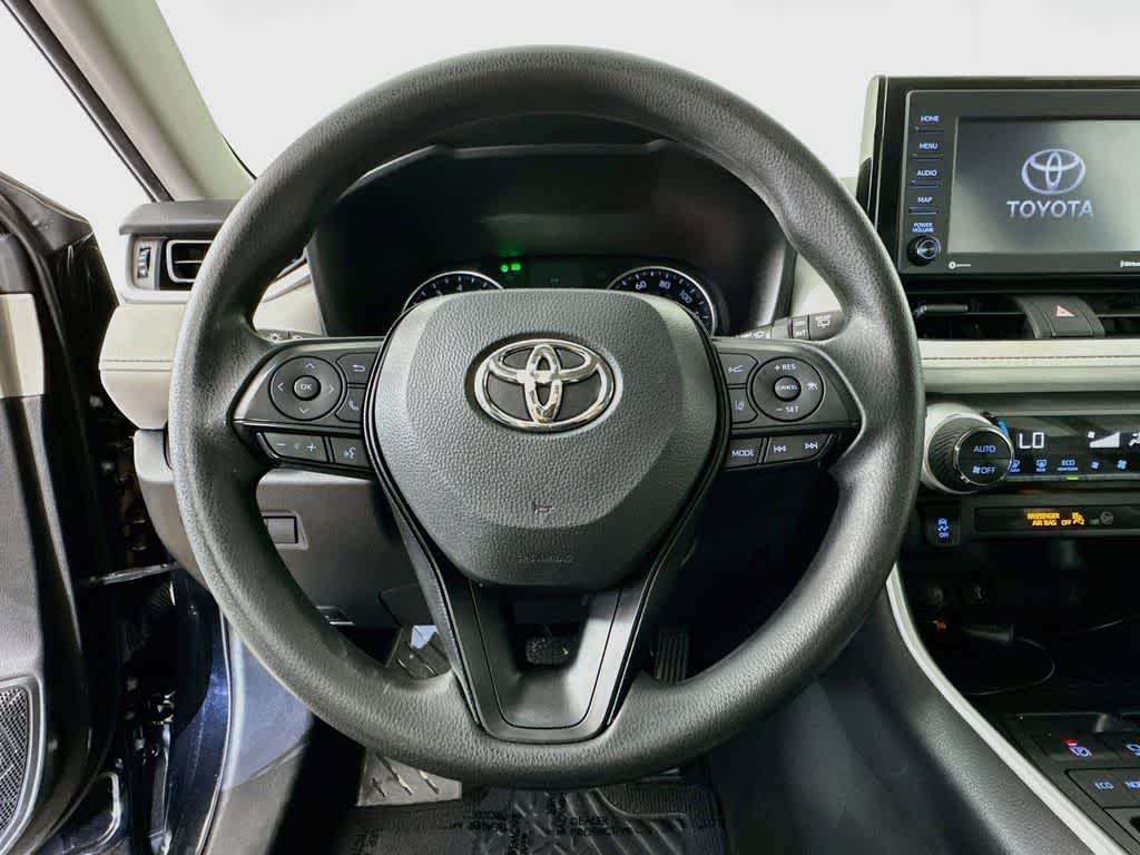 Thumbnail: 2022 Toyota RAV4 - 16