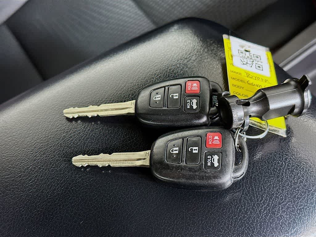 Thumbnail: 2017 Toyota Camry - 21