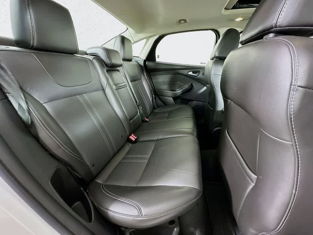 Thumbnail: 2013 Ford Focus - 29