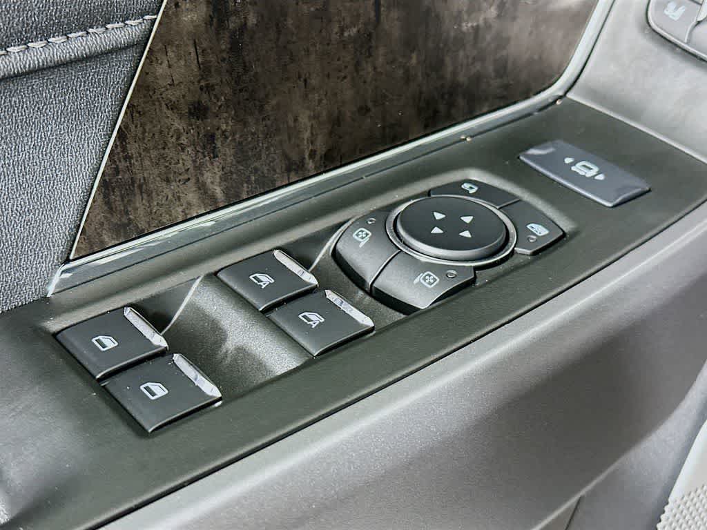 2025 Ford F-250  30