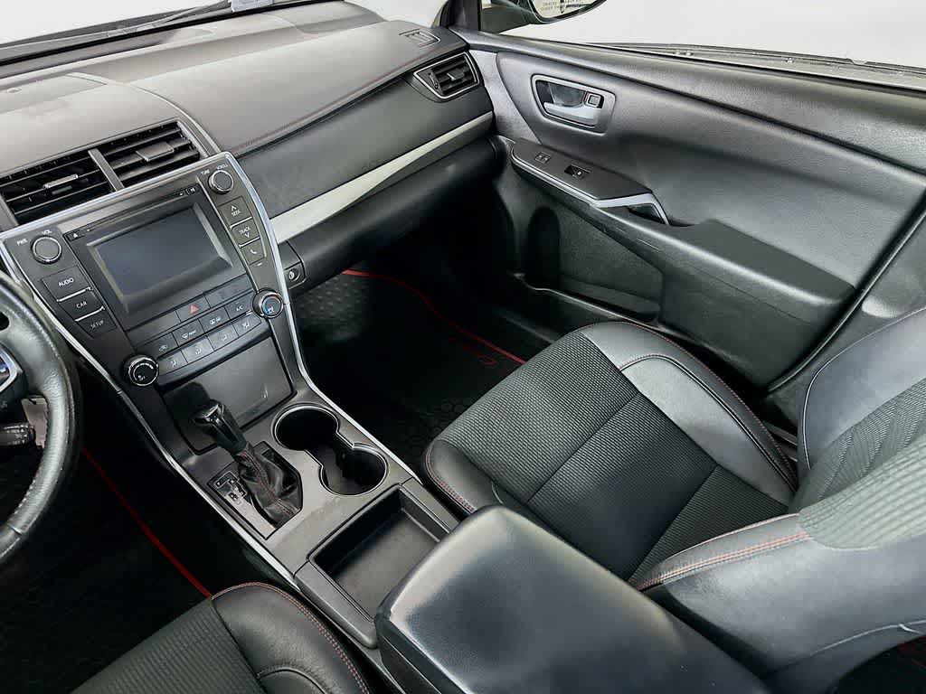 Thumbnail: 2017 Toyota Camry - 11