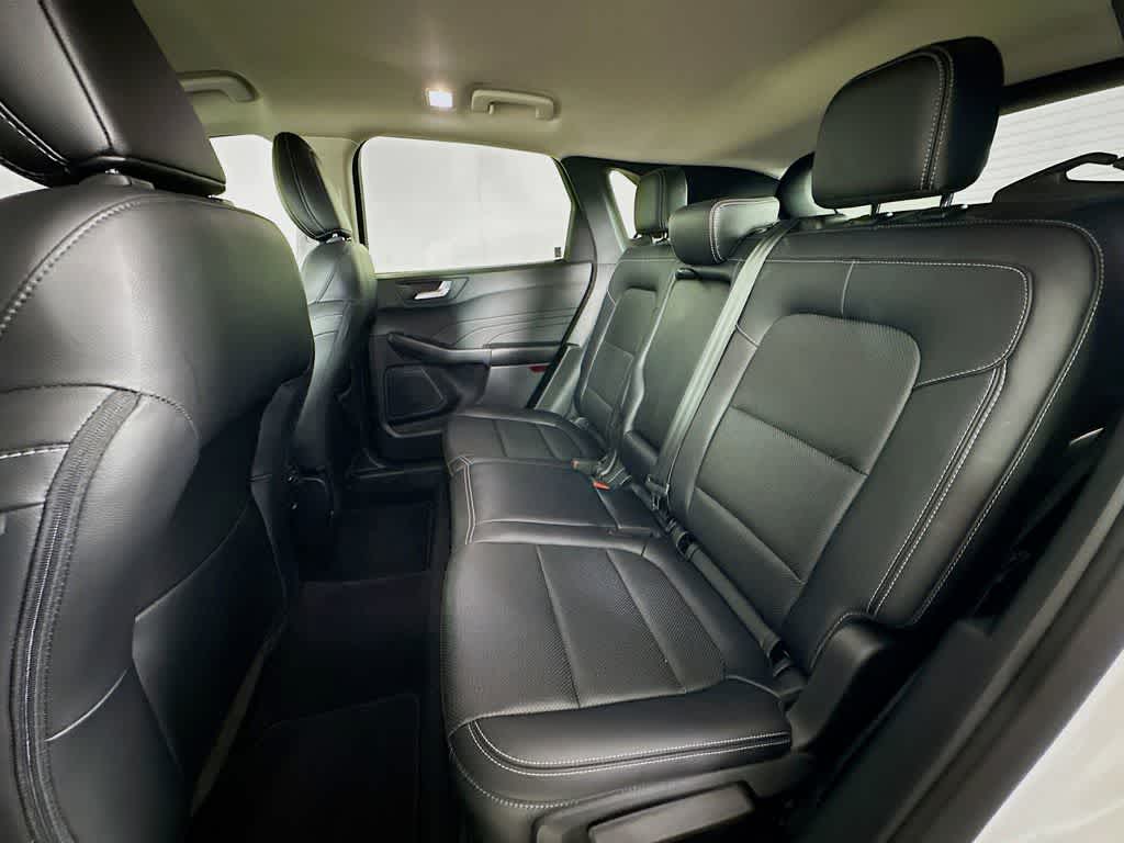 Thumbnail: 2021 Ford Escape - 14