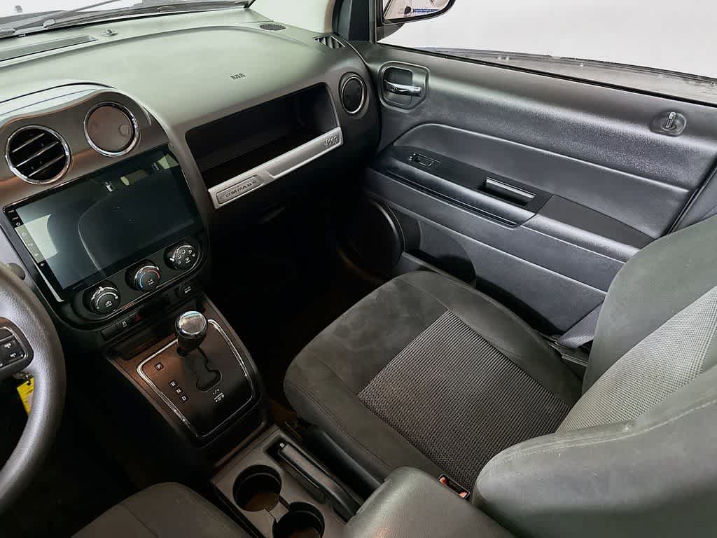 Thumbnail: 2016 Jeep Compass - 11