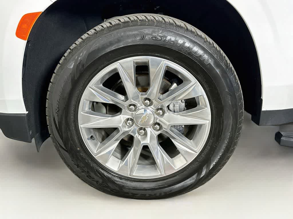 Thumbnail: 2023 Chevrolet Suburban - 8