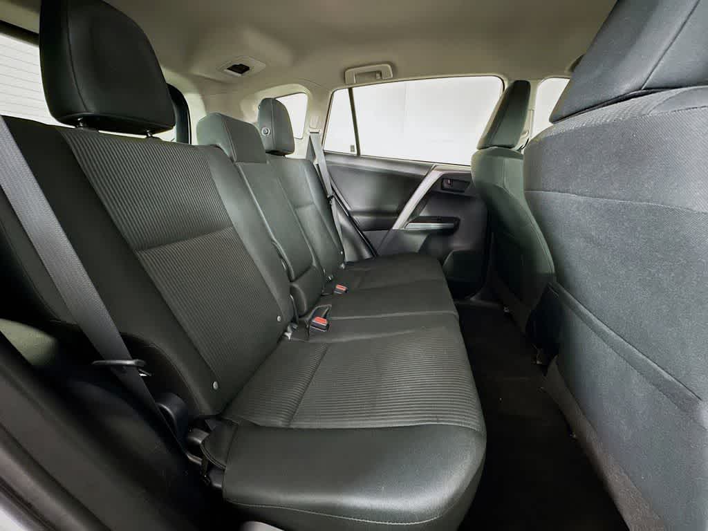 Thumbnail: 2016 Toyota RAV4 - 28