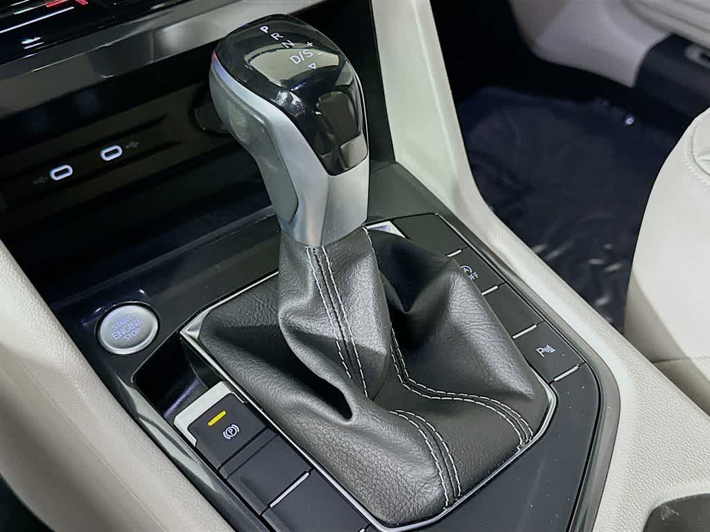 Thumbnail: 2023 Volkswagen Tiguan - 19